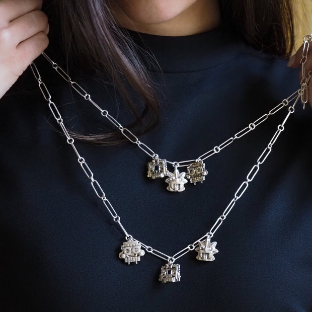 Cadena Amuletos