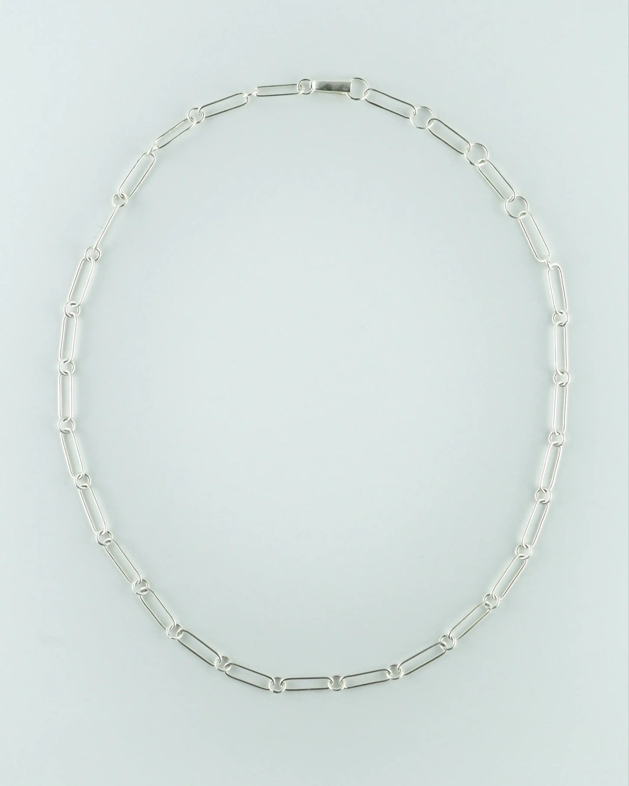 Cadena de plata con eslabones rectangulares, sin colgantes