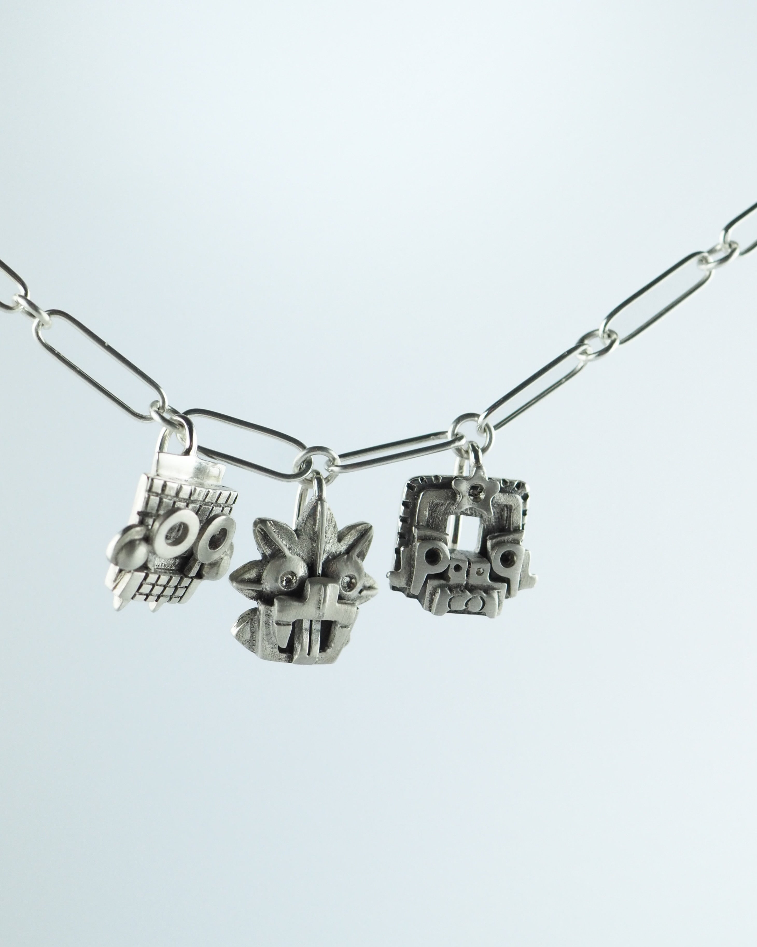 Cadena Amuletos